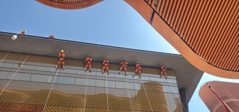 Rope access cleaning